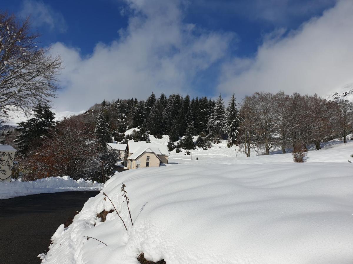 Peyranere Hostel Urdos Bagian luar foto