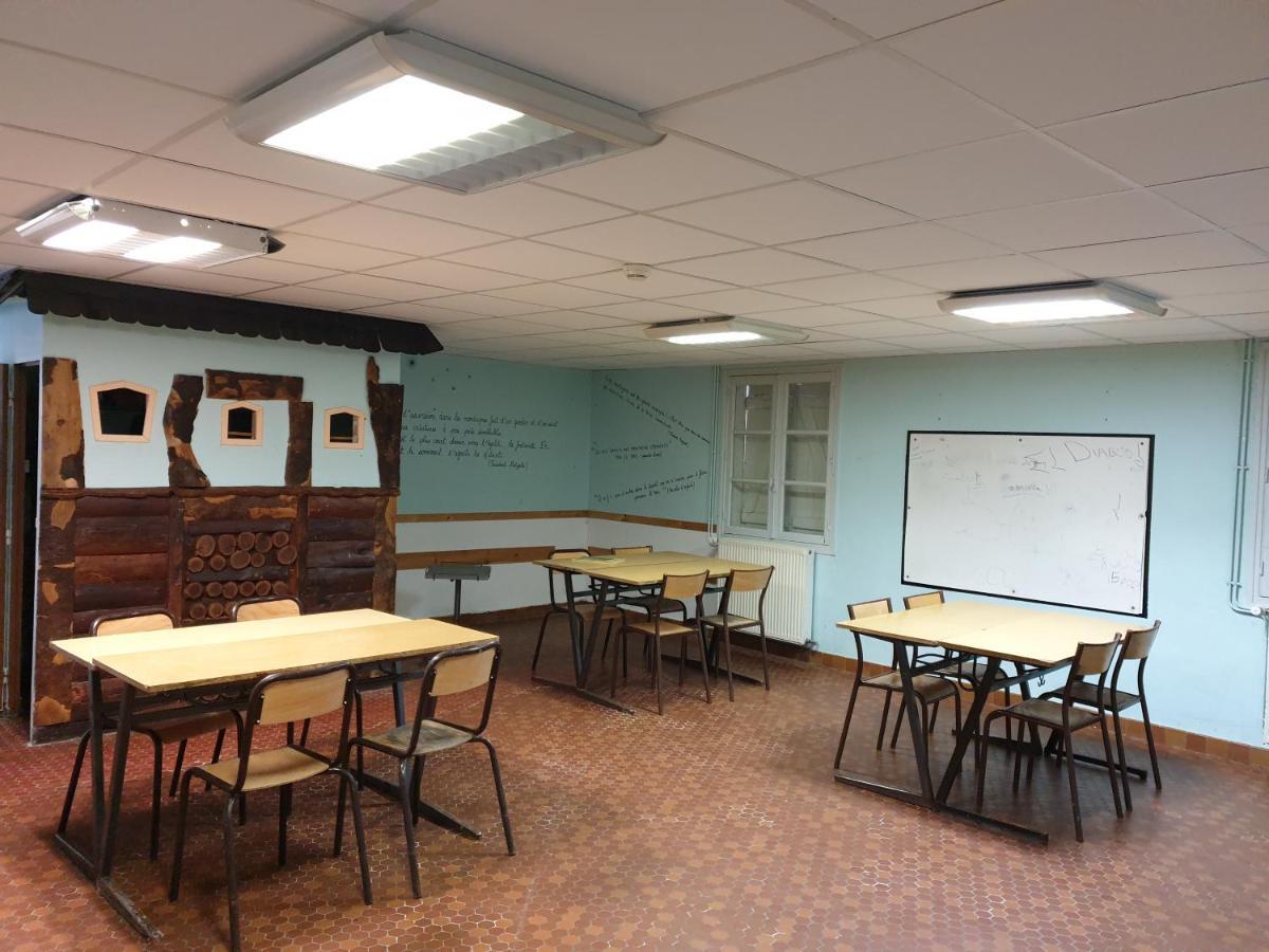 Peyranere Hostel Urdos Bagian luar foto